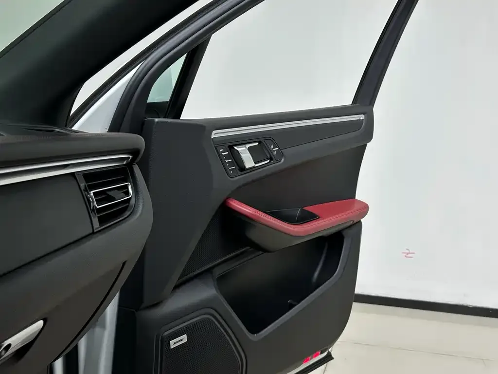 Porsche Macan 2021 из CN, фото 7