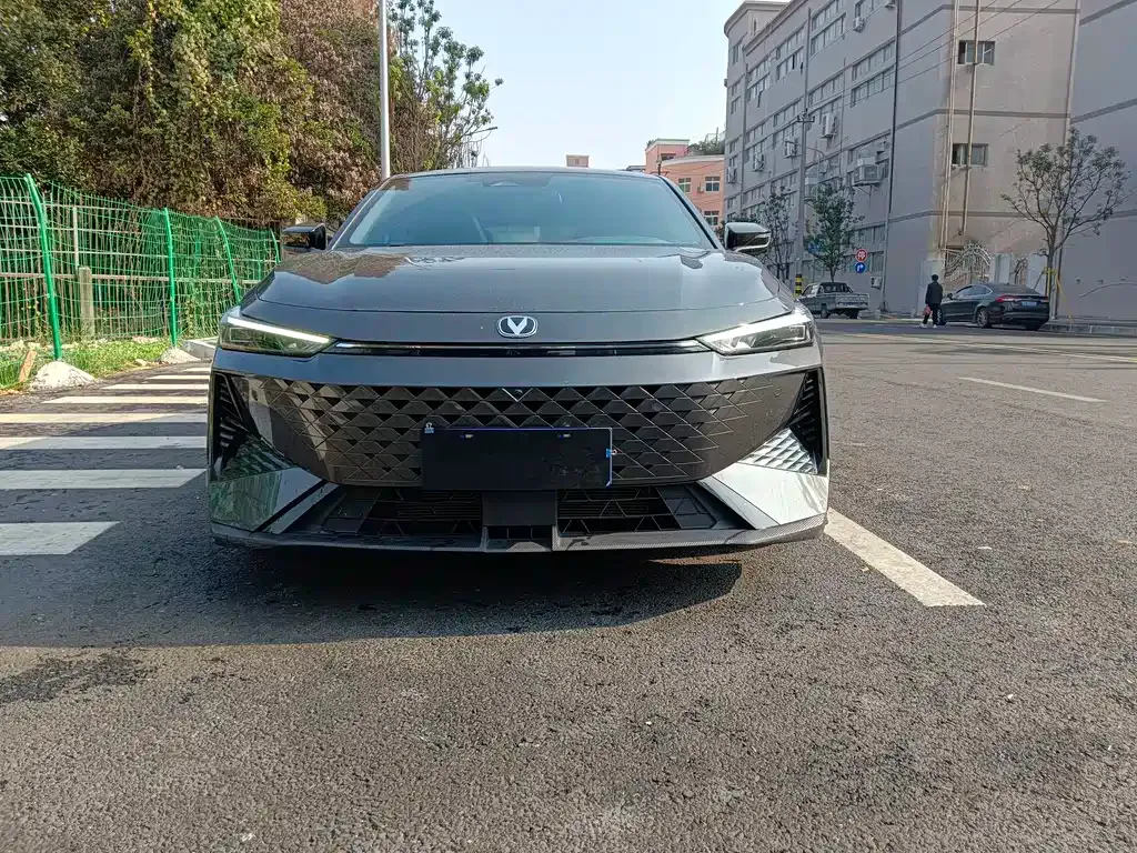 Changan UNI-V 2024 из CN, фото 2