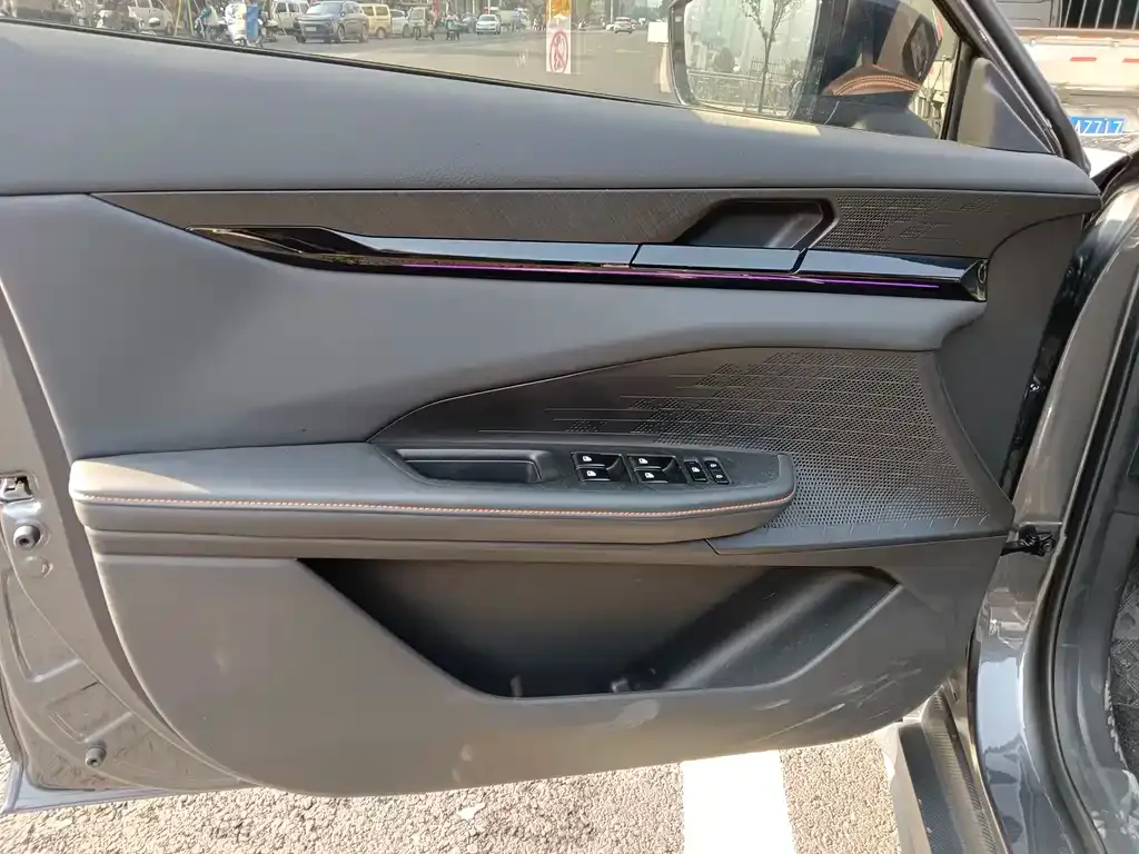 Changan UNI-V 2024 из CN, фото 6