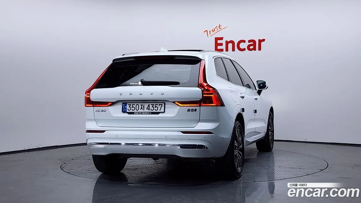 Volvo XC60 — фото 10