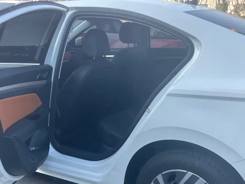 Volkswagen Bora 2024 из CN, фото 3