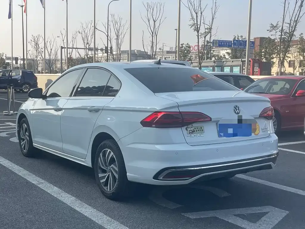 Volkswagen Bora 2024 из CN, фото 8