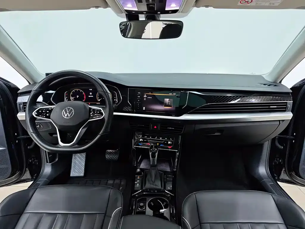 Volkswagen Passat 2023 из CN, фото 3