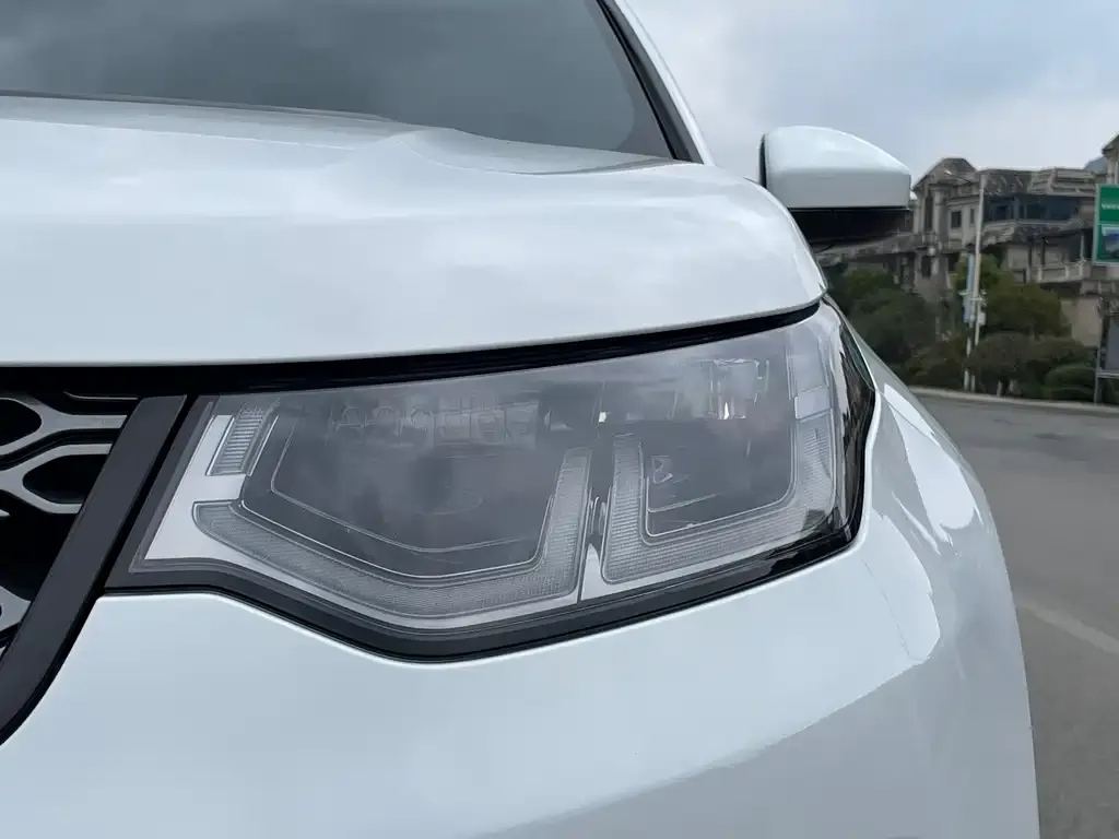 Land Rover Discovery Sport — фото 2