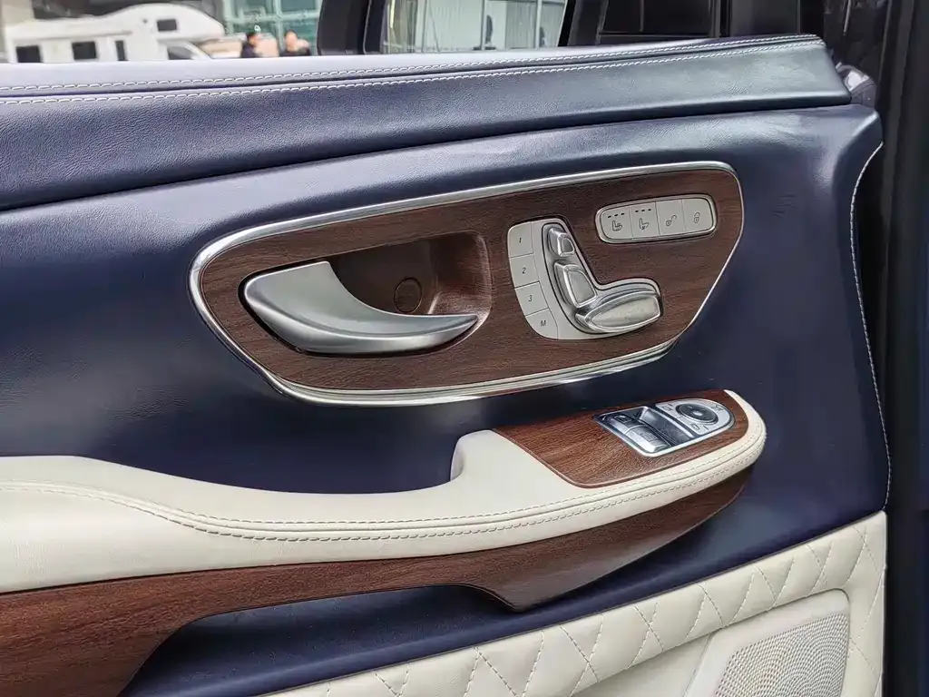 Mercedes-Benz V-Class 2021 из CN, фото 10