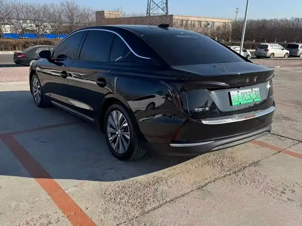 Hongqi E-QM5 2024 из CN, фото 7