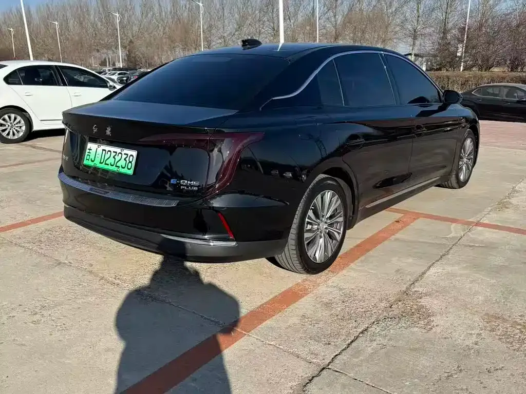 Hongqi E-QM5 2024 из CN, фото 9