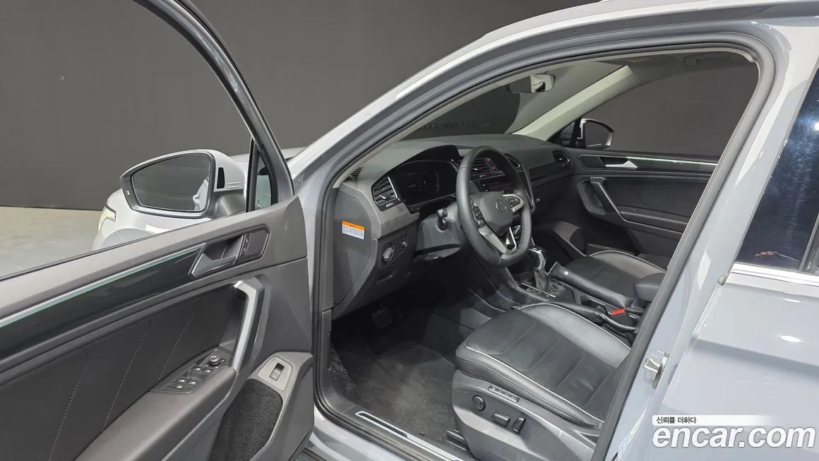 Volkswagen Tiguan — фото 10