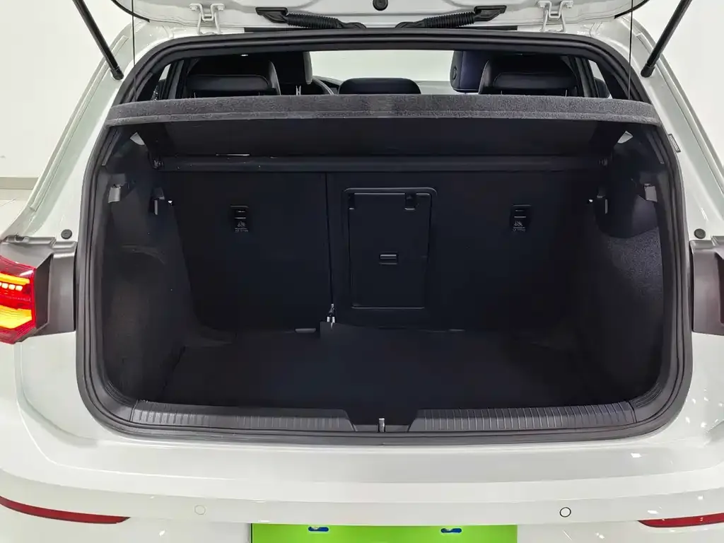 Volkswagen Golf 2022 из CN, фото 7