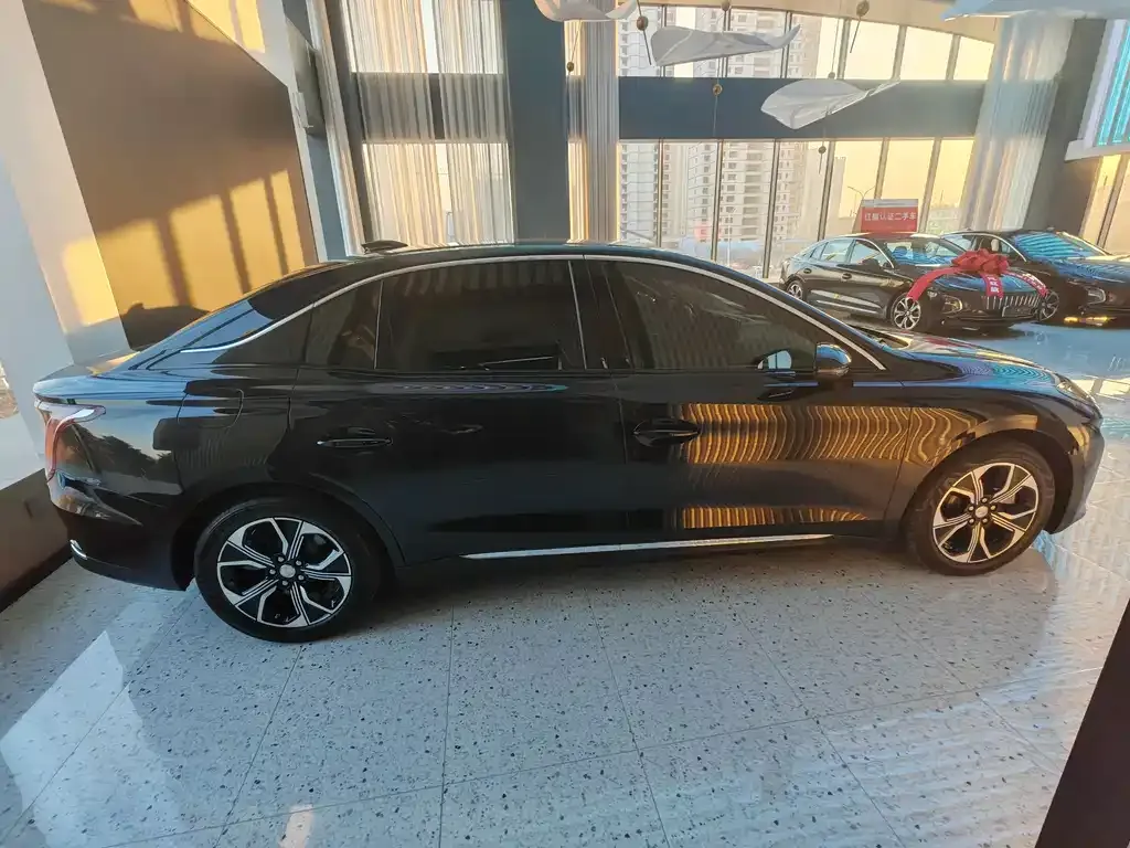 Hongqi E-QM5 2023 из CN, фото 2