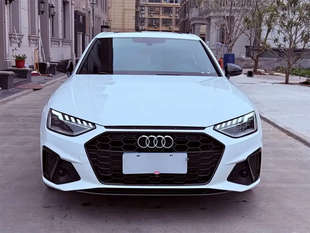 Audi A4L 2023 из CN, фото 2