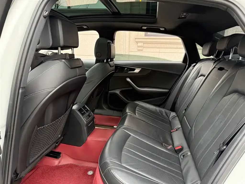 Audi A4L 2023 из CN, фото 6
