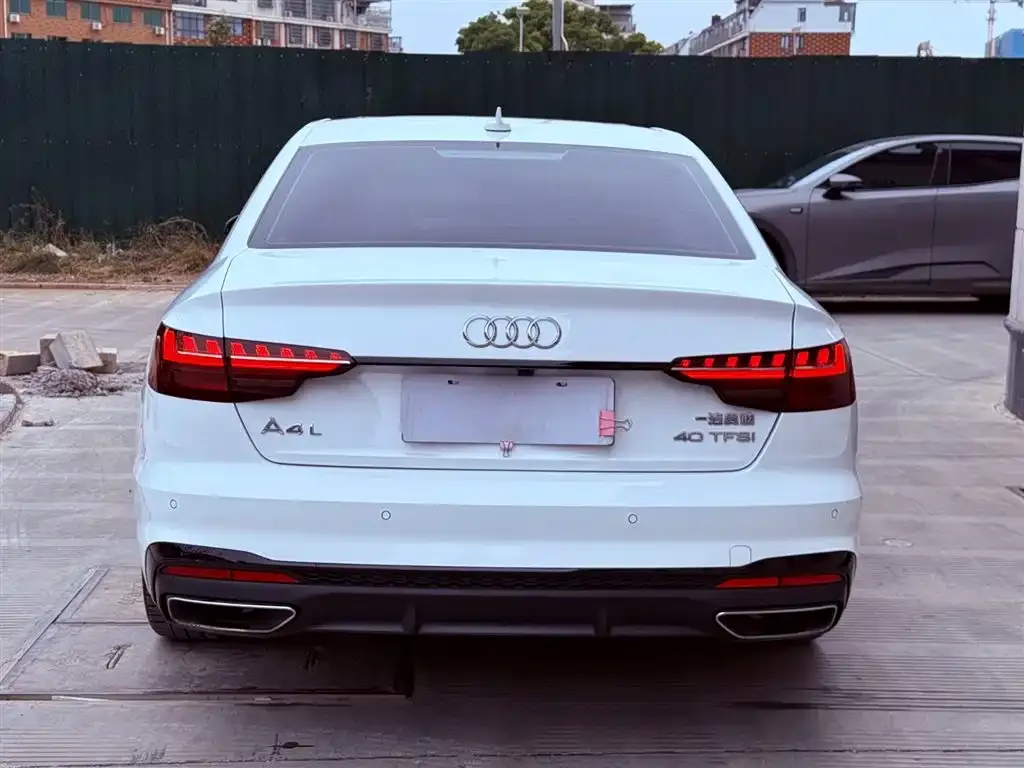 Audi A4L 2023 из CN, фото 7