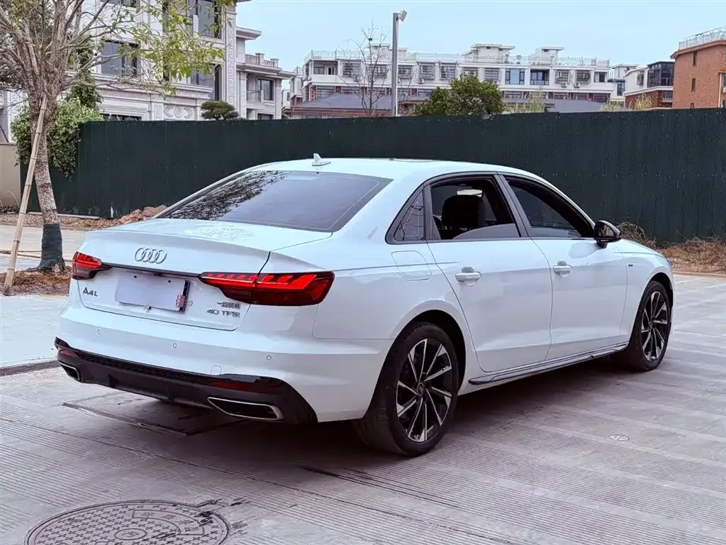 Audi A4L 2023 из CN, фото 8
