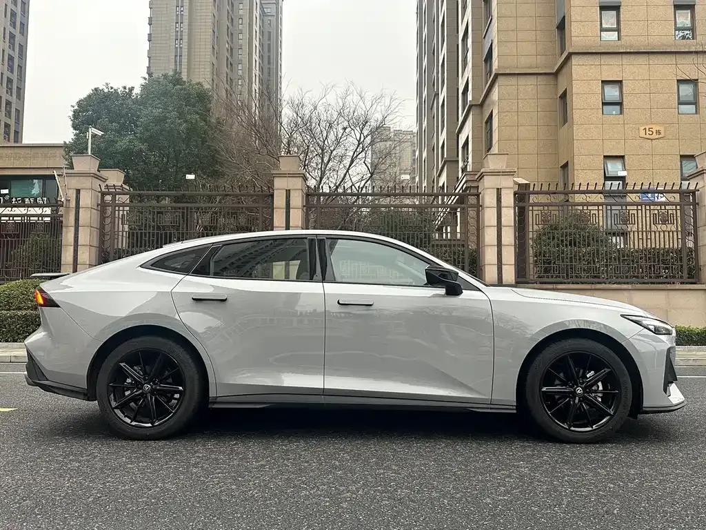 Changan UNI-V 2023 из CN, фото 4