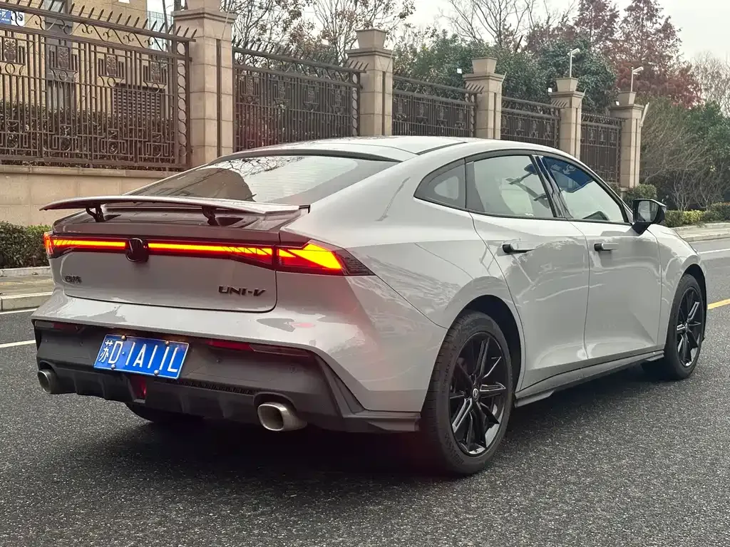 Changan UNI-V 2023 из CN, фото 8