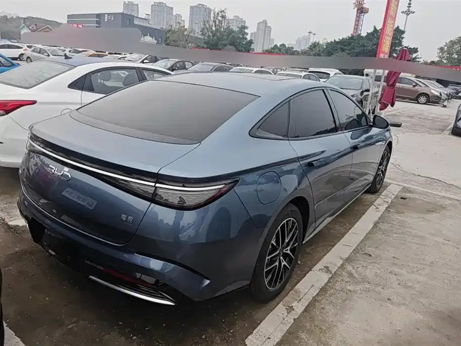 BYD Seal — фото 3