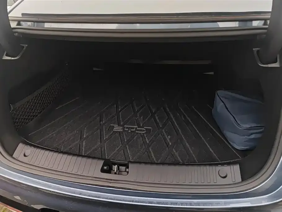 BYD Seal — фото 4