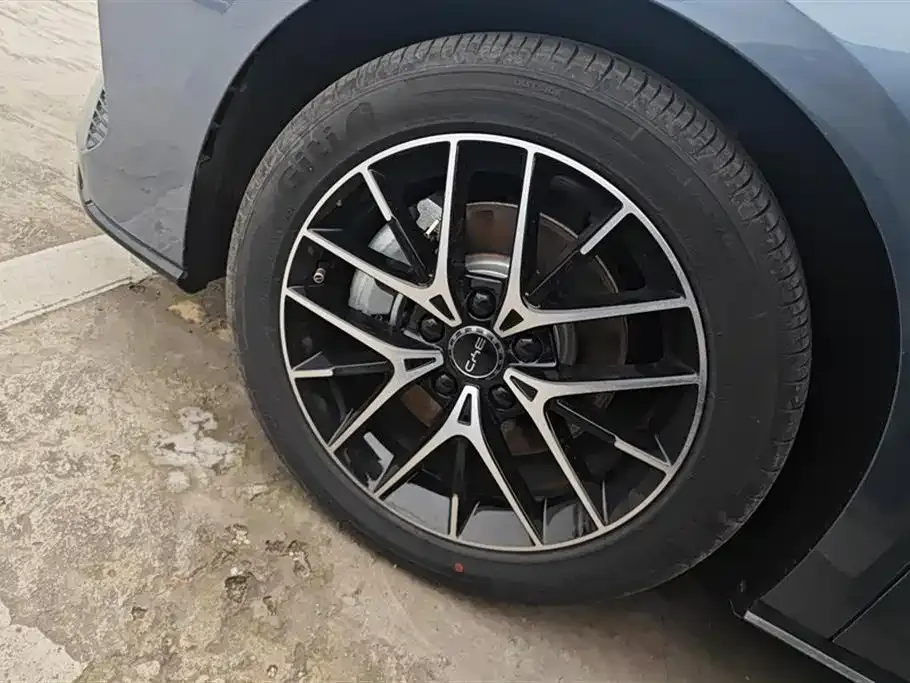 BYD Seal — фото 6