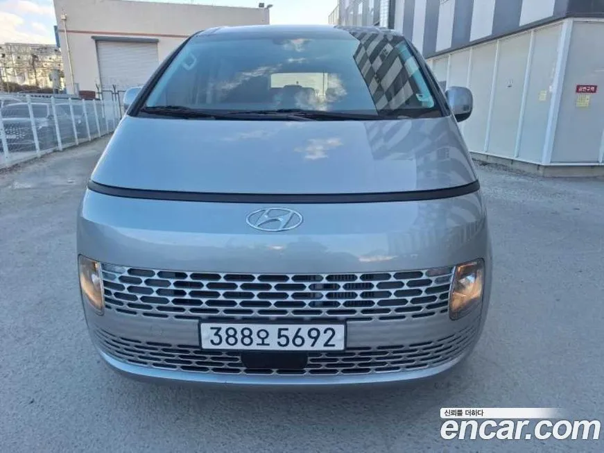 Hyundai Staria — фото 1