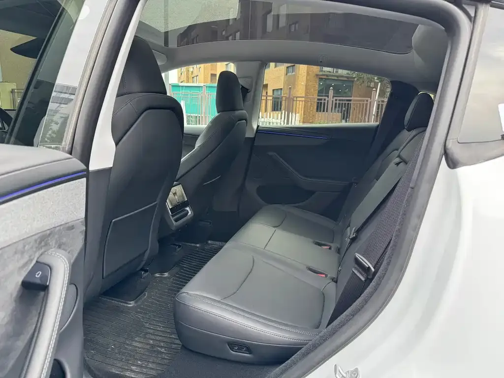 Tesla Model Y 2025 из CN, фото 4