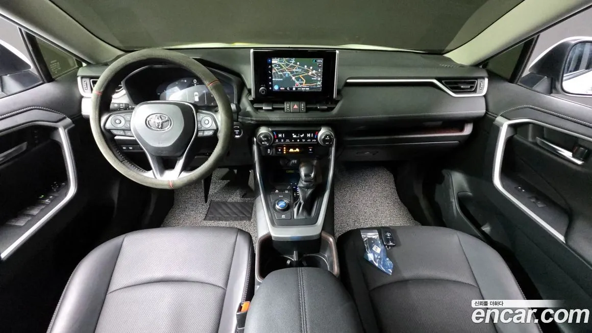 Toyota RAV4 — фото 10