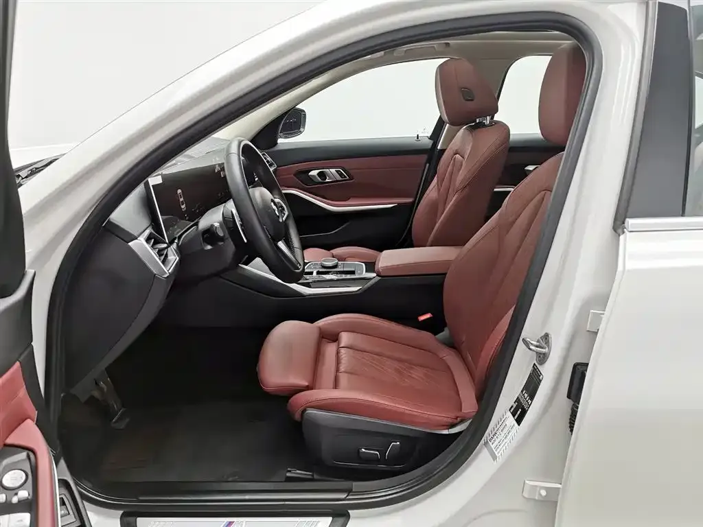 BMW 3 Series 2024 из CN, фото 3