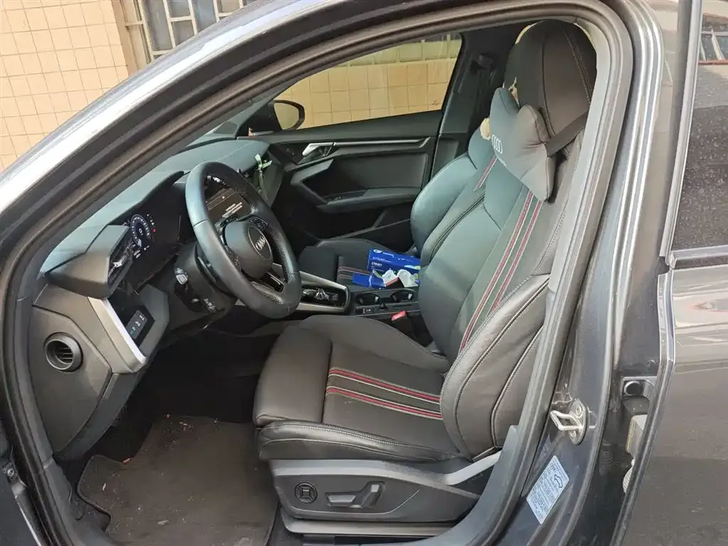 Audi A3 2023 из CN, фото 3