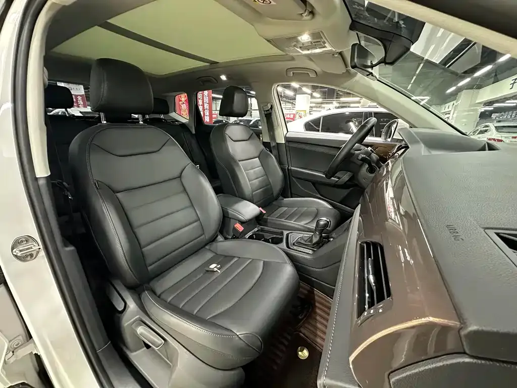 Volkswagen Tharu 2022 из CN, фото 6