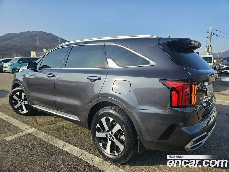 Kia Sorento — фото 6