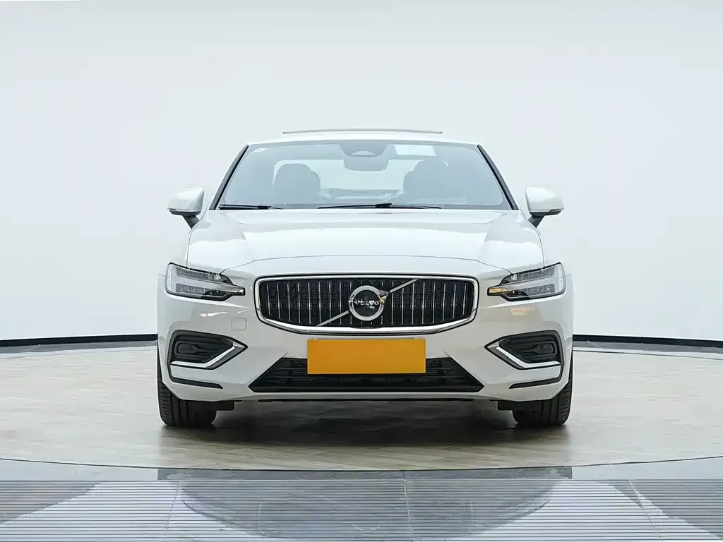 Volvo S60 2026 из CN, фото 4