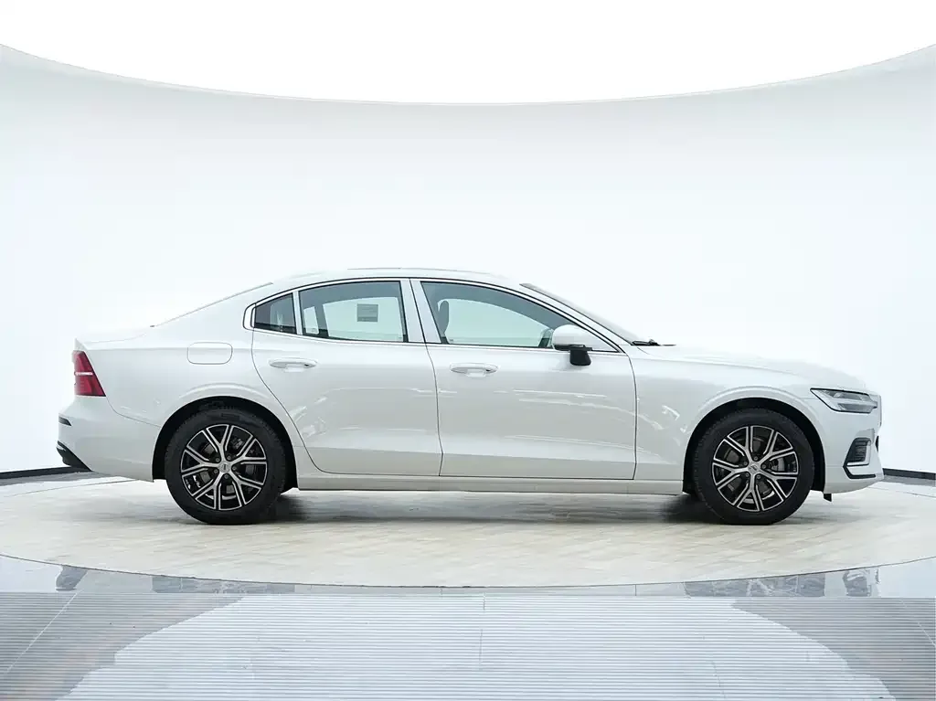 Volvo S60 2026 из CN, фото 8