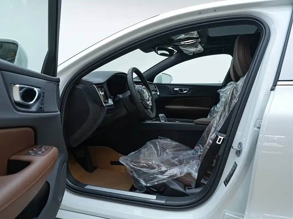 Volvo S60 2026 из CN, фото 9