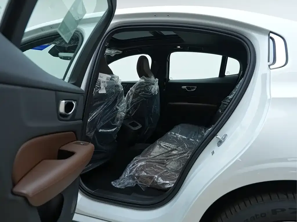 Volvo S60 2026 из CN, фото 5
