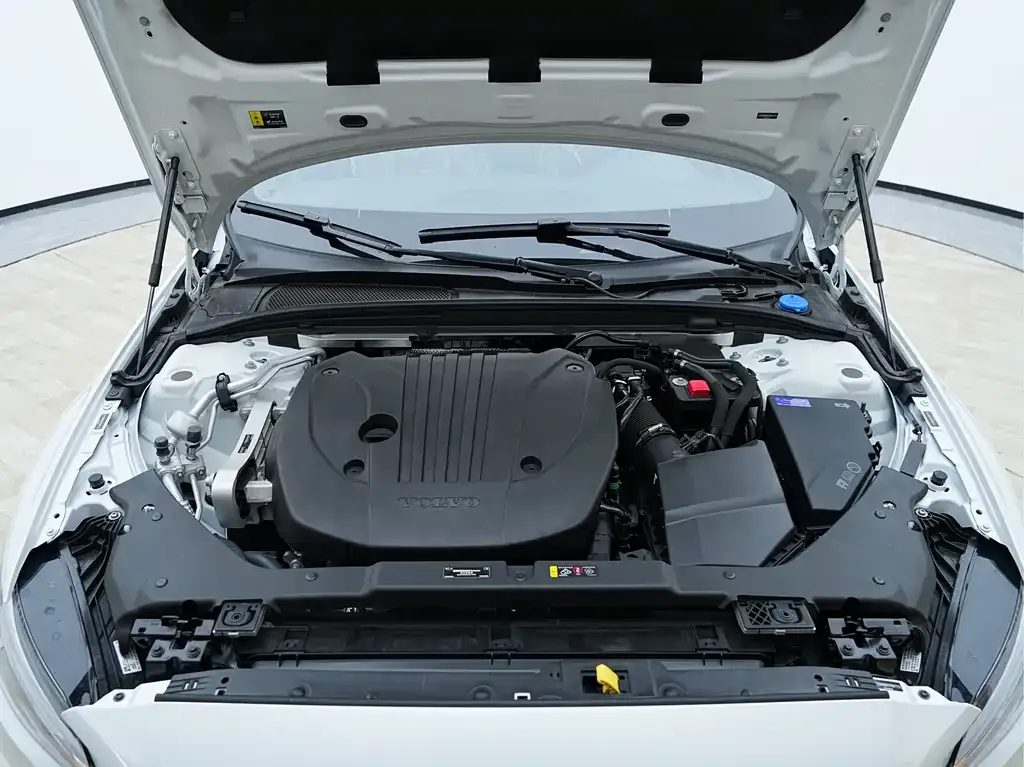 Volvo S60 2026 из CN, фото 7