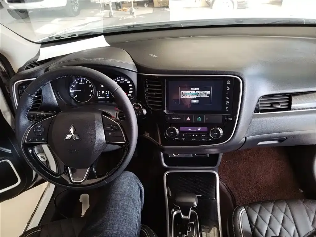 Mitsubishi Outlander 2021 из CN, фото 5