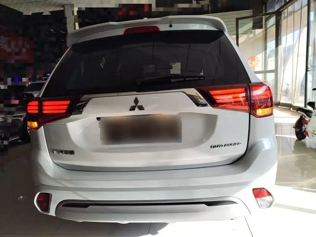 Mitsubishi Outlander 2021 из CN, фото 10