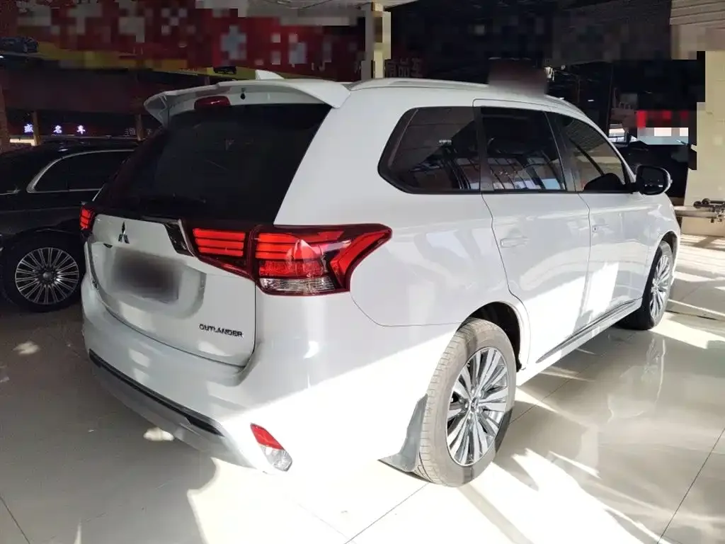 Mitsubishi Outlander 2021 из CN, фото 9