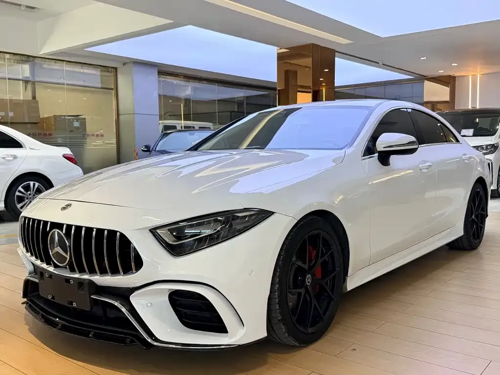 Mercedes-Benz CLS — фото 1