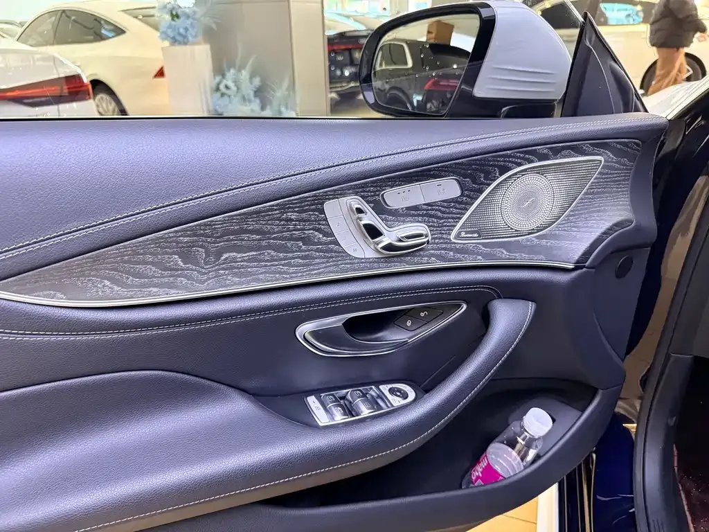 Mercedes-Benz CLS — фото 7