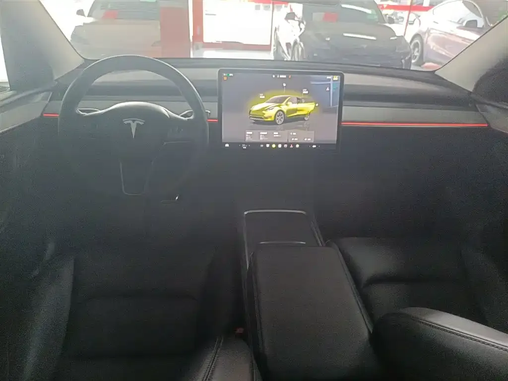 Tesla Model Y — фото 6