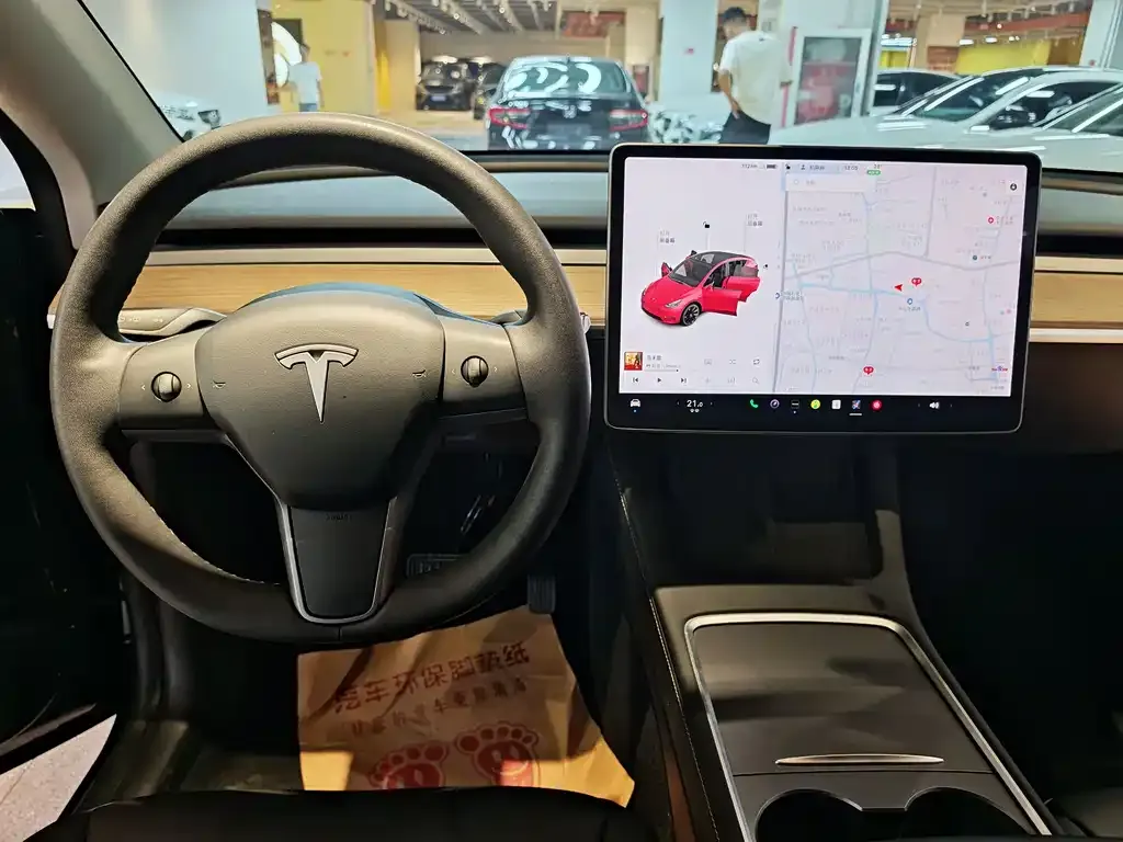 Tesla Model Y — фото 6