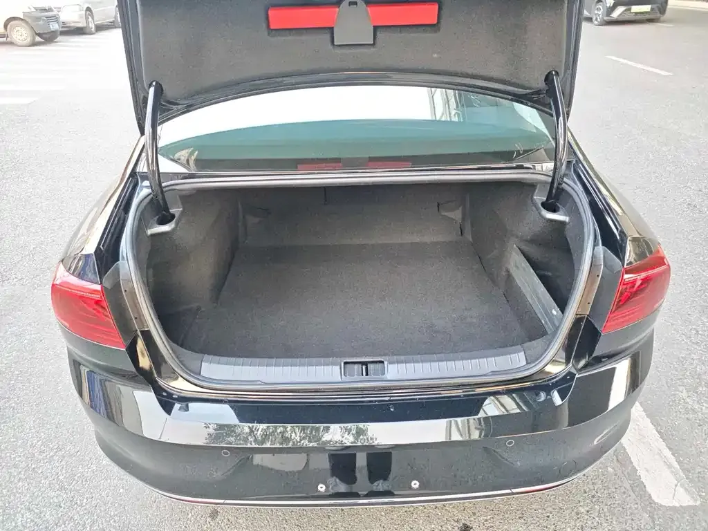 Volkswagen Magotan 2025 из CN, фото 3
