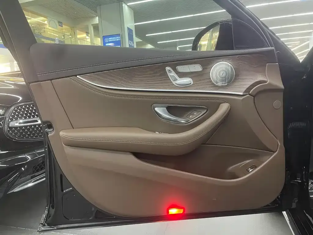 Mercedes-Benz E-Class 2022 из CN, фото 3