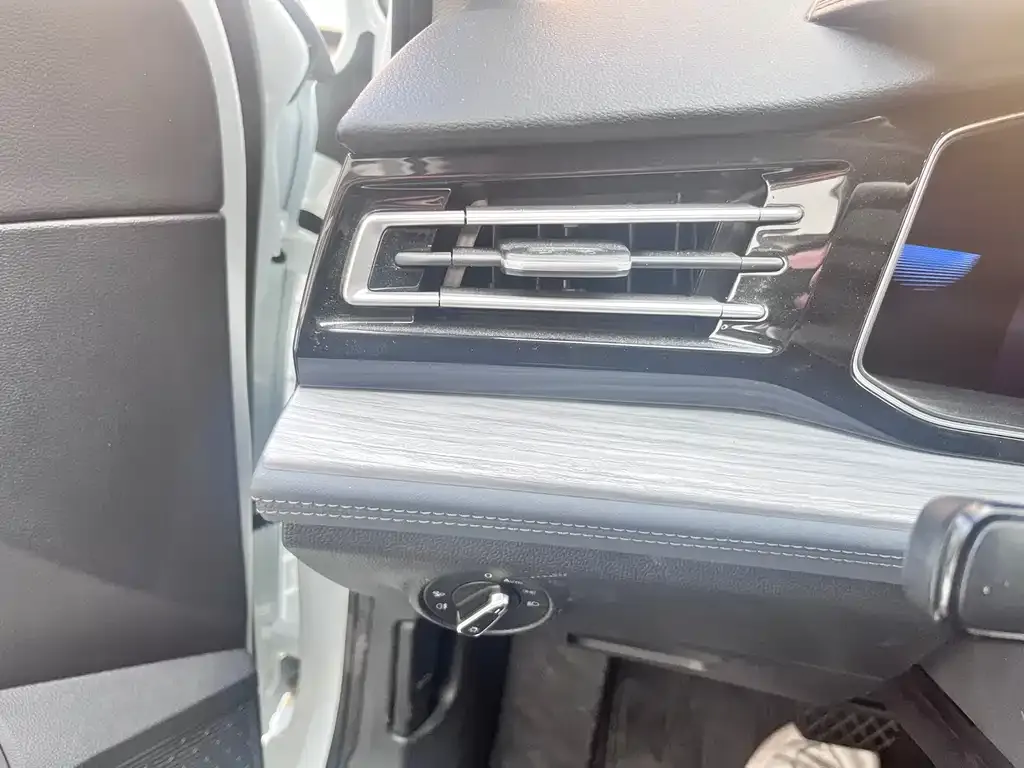 Volkswagen Sagitar 2024 из CN, фото 6