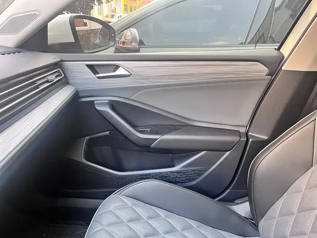 Volkswagen Sagitar 2024 из CN, фото 8