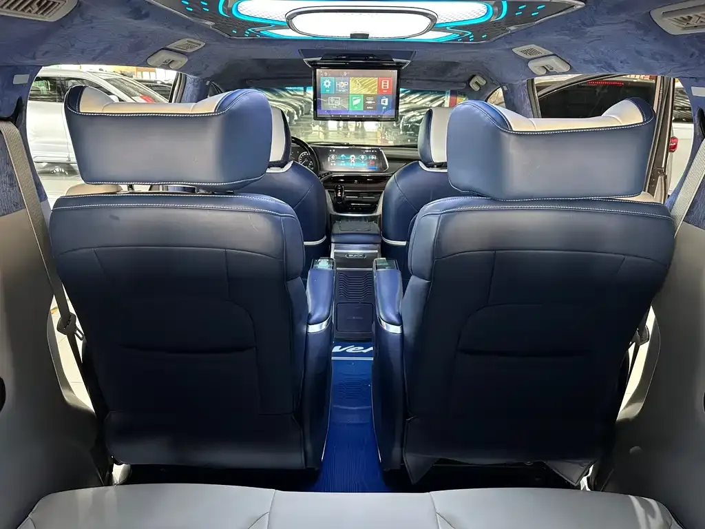 Buick GL8 2021 из CN, фото 3