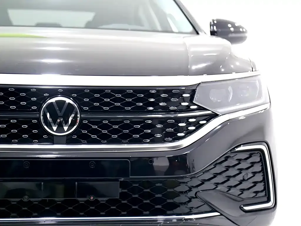 Volkswagen Passat — фото 8