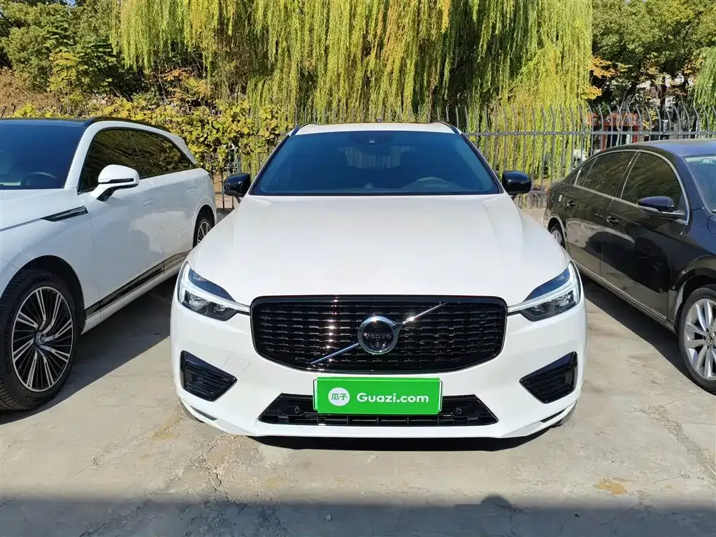 Volvo XC60 PHEV 2021 из CN, фото 3