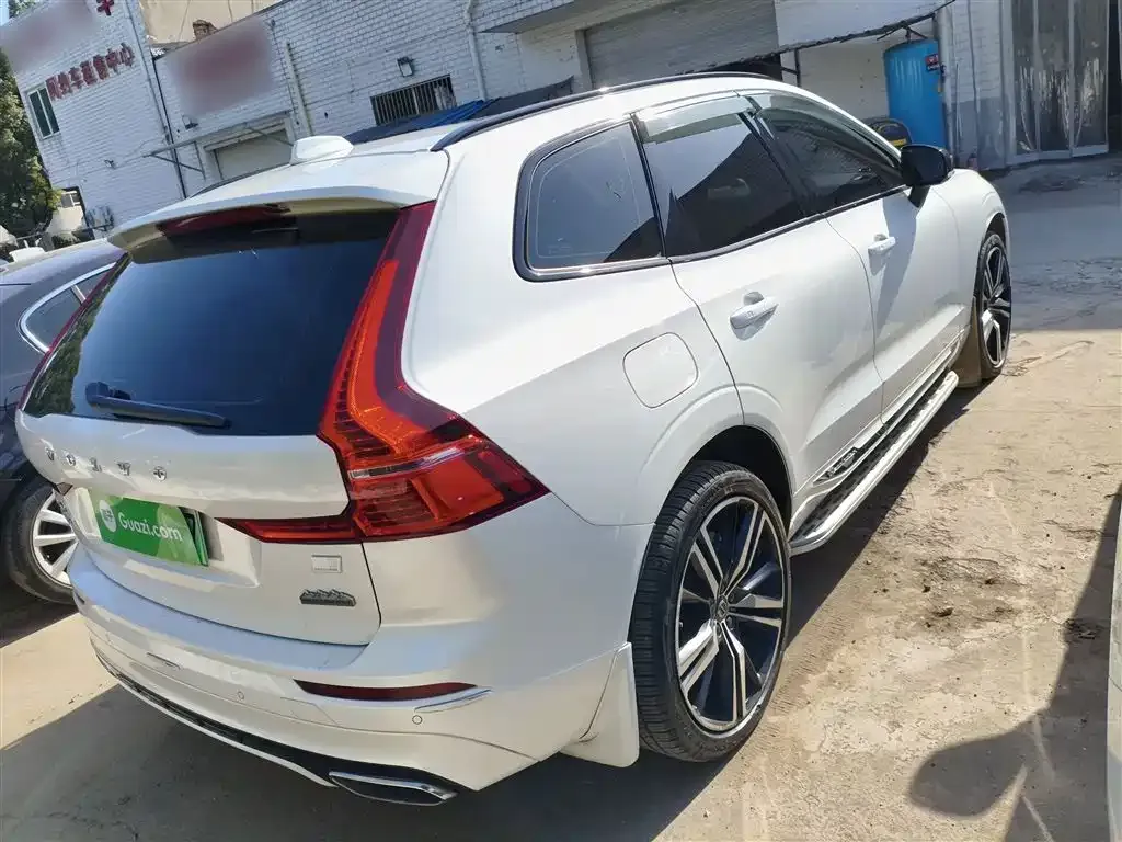 Volvo XC60 PHEV 2021 из CN, фото 7